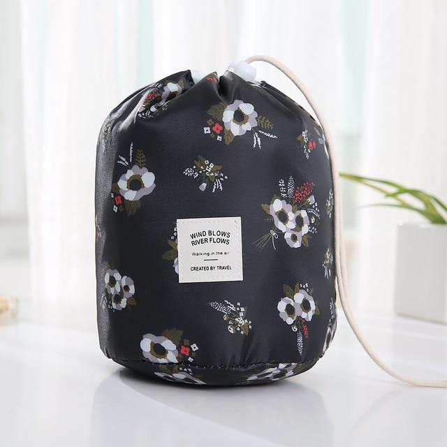 Trousse de Toilette Ronde Travel™ - Range Maquillage